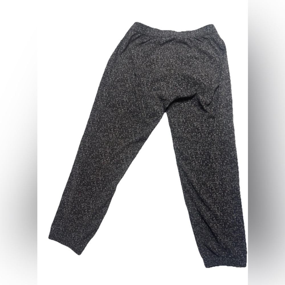 Cozy and versatile Outdoor Voices joggers in size XS - Picture 2 of 3